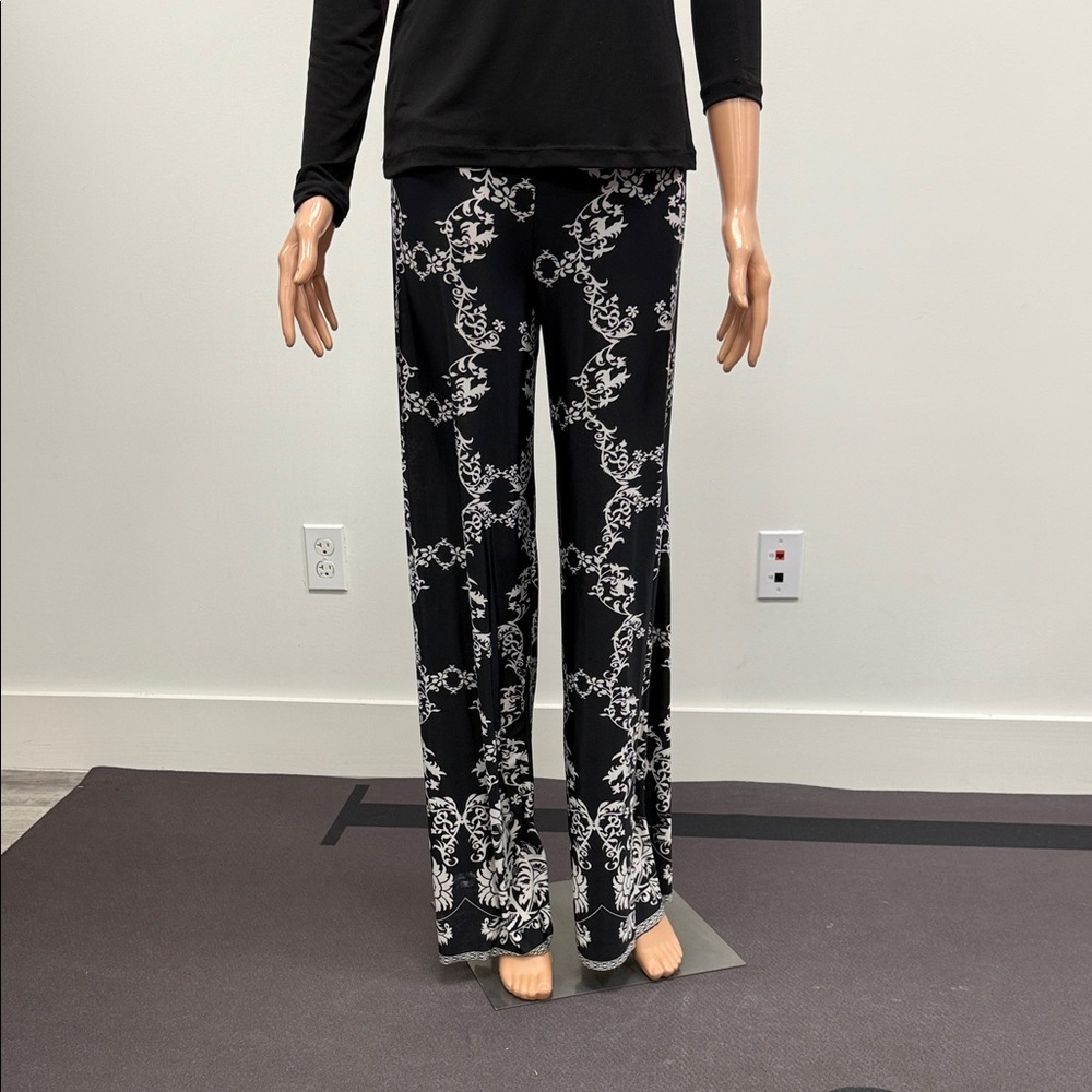 Chic Black and White Floral Wide Leg Pants